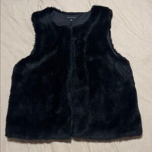 Signature Studio Black Faux Fur Vest Size Large Soft Plush Sleeveless